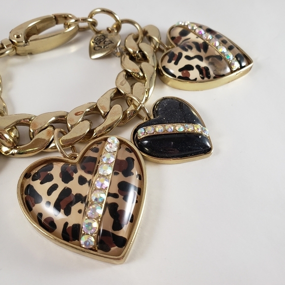 COPY - Betsey johnson huge leopard heart bracelet - Picture 3 of 4